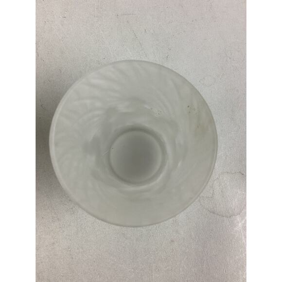 Set Of 2 Frosted Glasses With Chickens On The Sides - 3”H - Picture 7 of 10